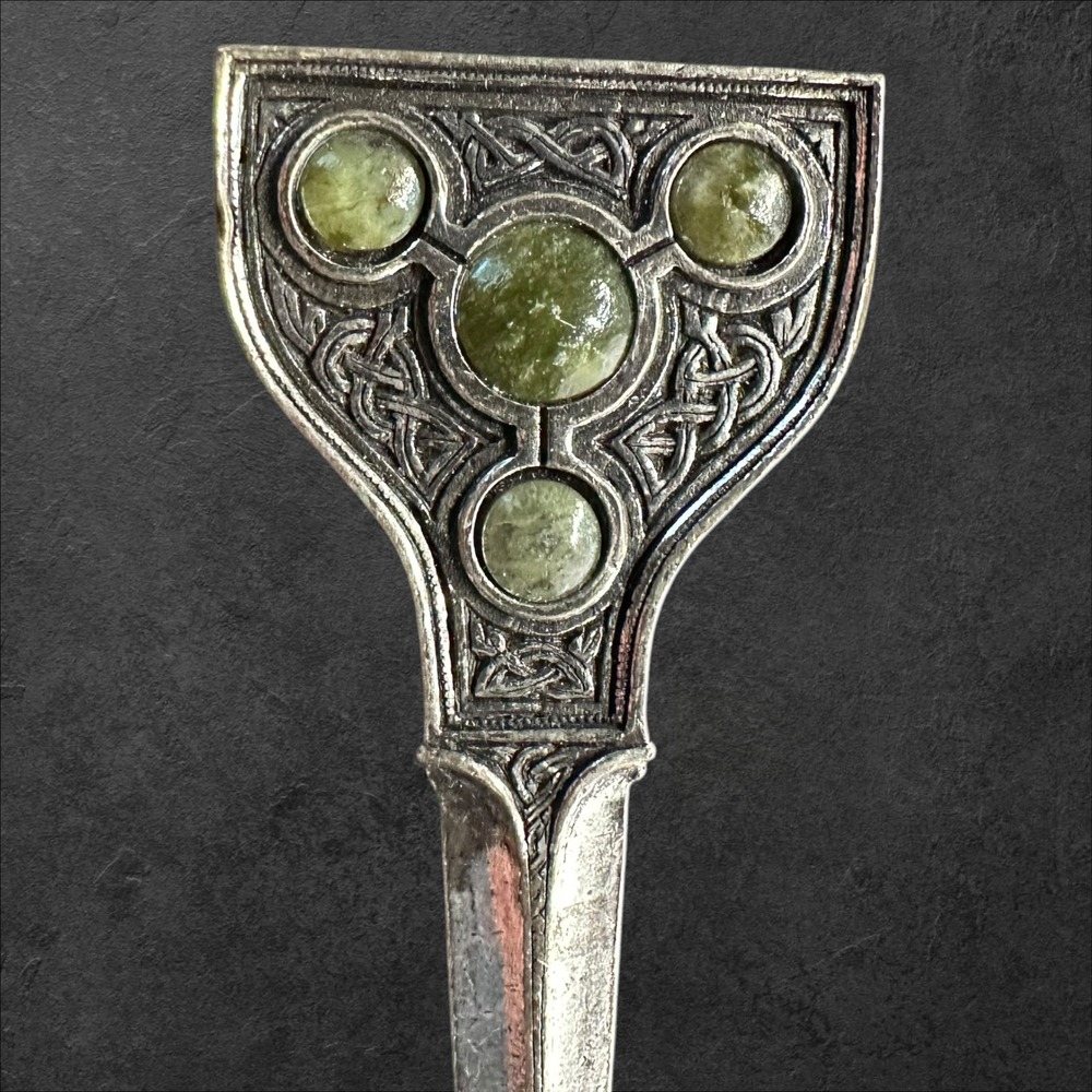Miracle Celtic Dirk Pin Brooch Green Stone Silver Tone Knotwork Dagger - Picture 5 of 8